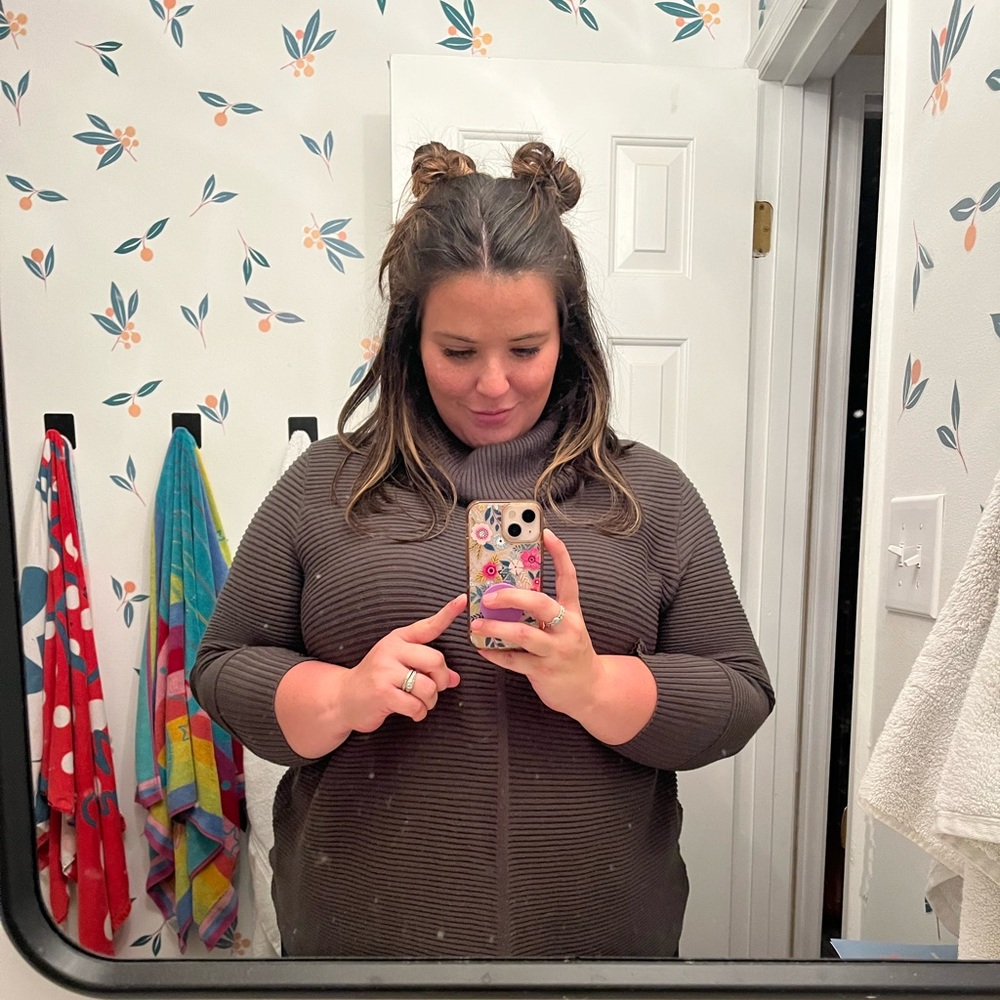 Meet your Posher, Victoria.